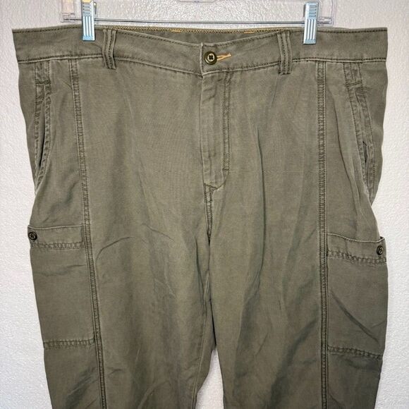 Tommy Bahama Relax Men's Olive Green Cargo Pants Size 38x32 Tencel Cotton Blend - Picture 4 of 9